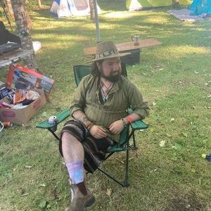 Meet your Posher, Ernesto